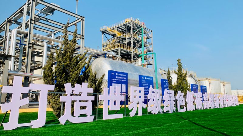 工程塑料与金属材料：性能对比与应用解析